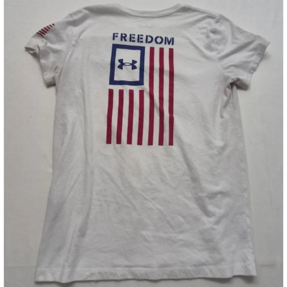 Under Armor men's white loose‎ fit American Flag graphic t-shirt two sided sz. M